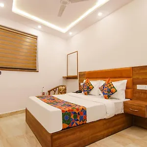 Hotel Fabhotel Ambassador